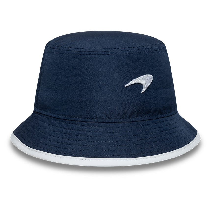 Chapeau bucket McLaren x Reiss, saisonnier, à coupe fuselée, New Era, 9FORTY, bleu