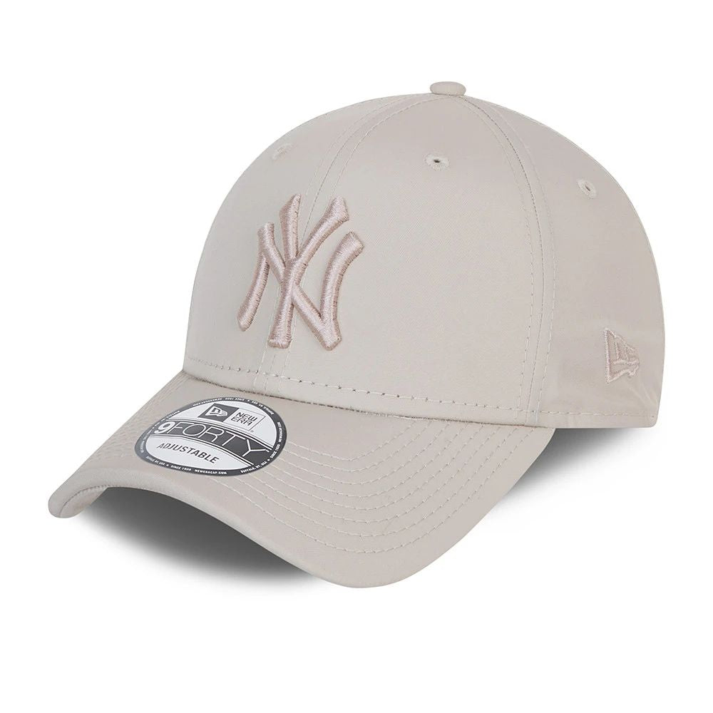 Gorra esencial del equipo 9FORTY de la liga MLB de los Yankees de Nueva York