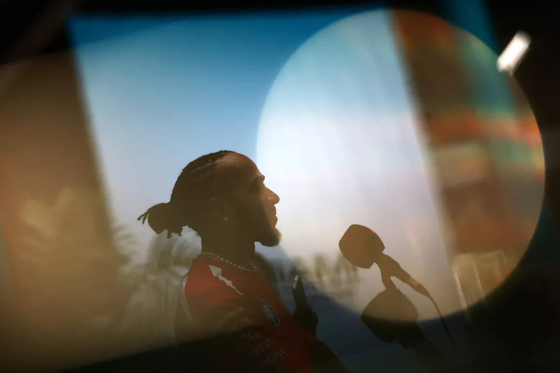 Hamilton critique la stratégie tardive de Ferrari en qualifs