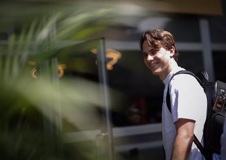Piastri critique Sainz sur le drapeau bleu