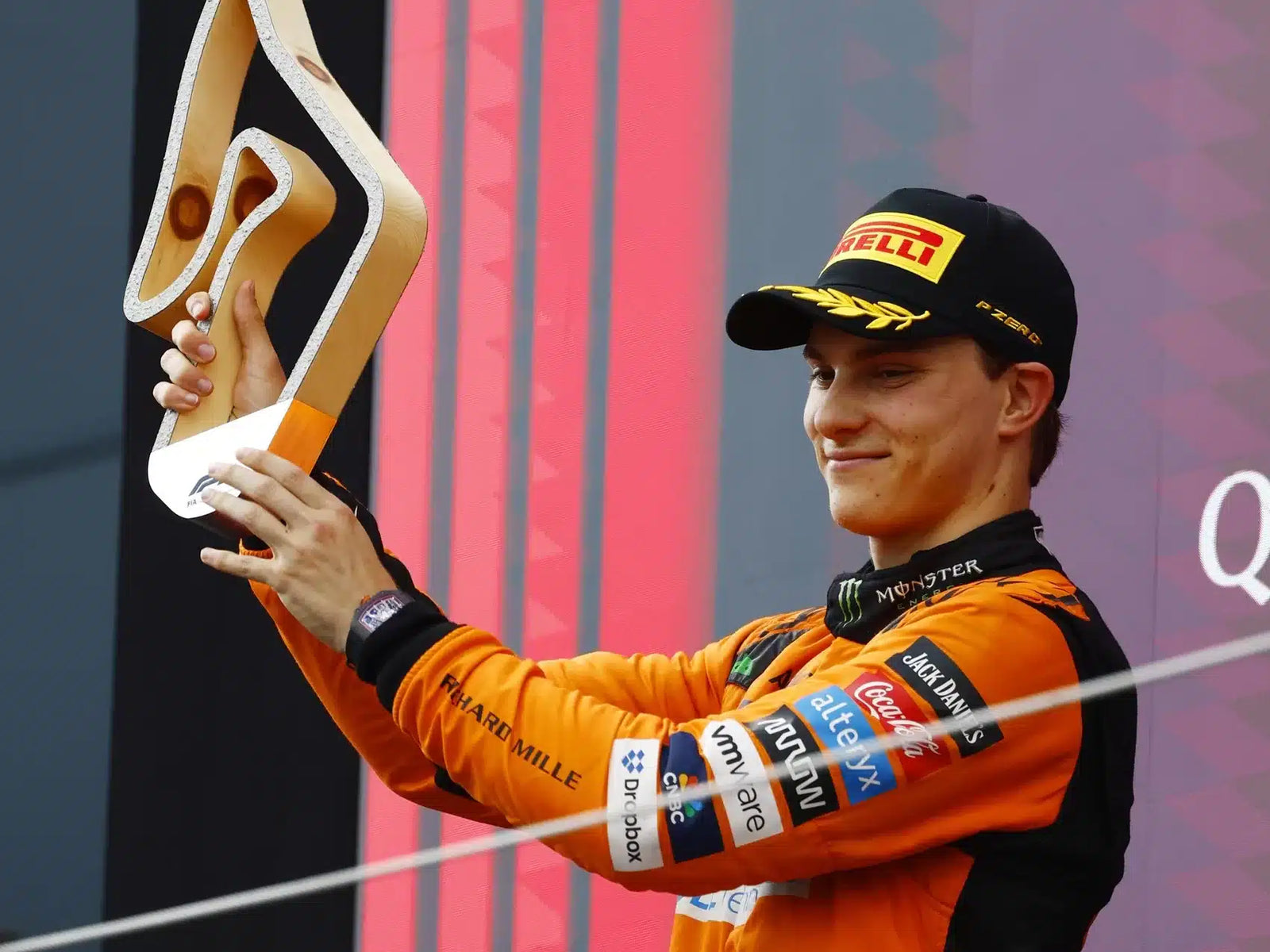 Piastri trahi ? Verstappen prêt à tout exploser chez McLaren !