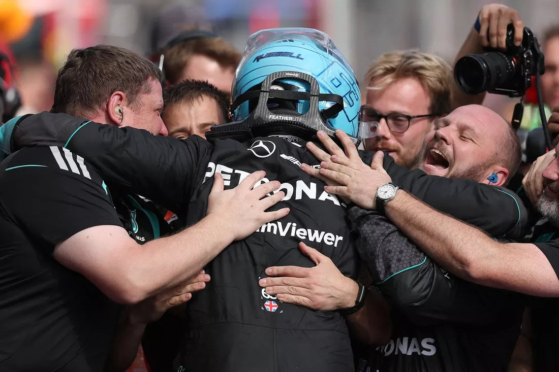 Antonelli triomphe, Russell abandonne au départ