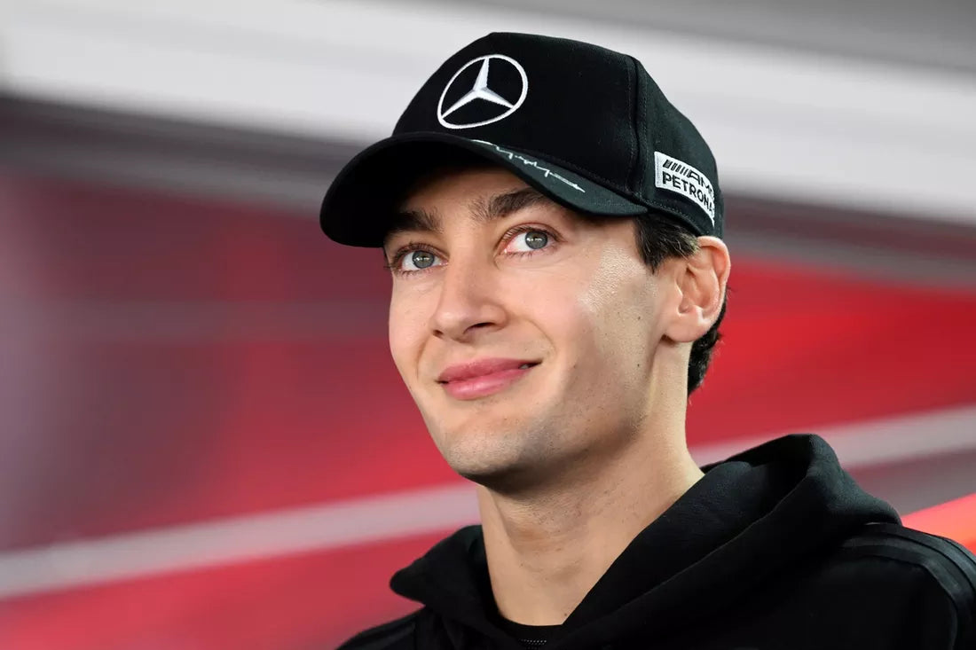Mercedes explique la chute de Russell au départ