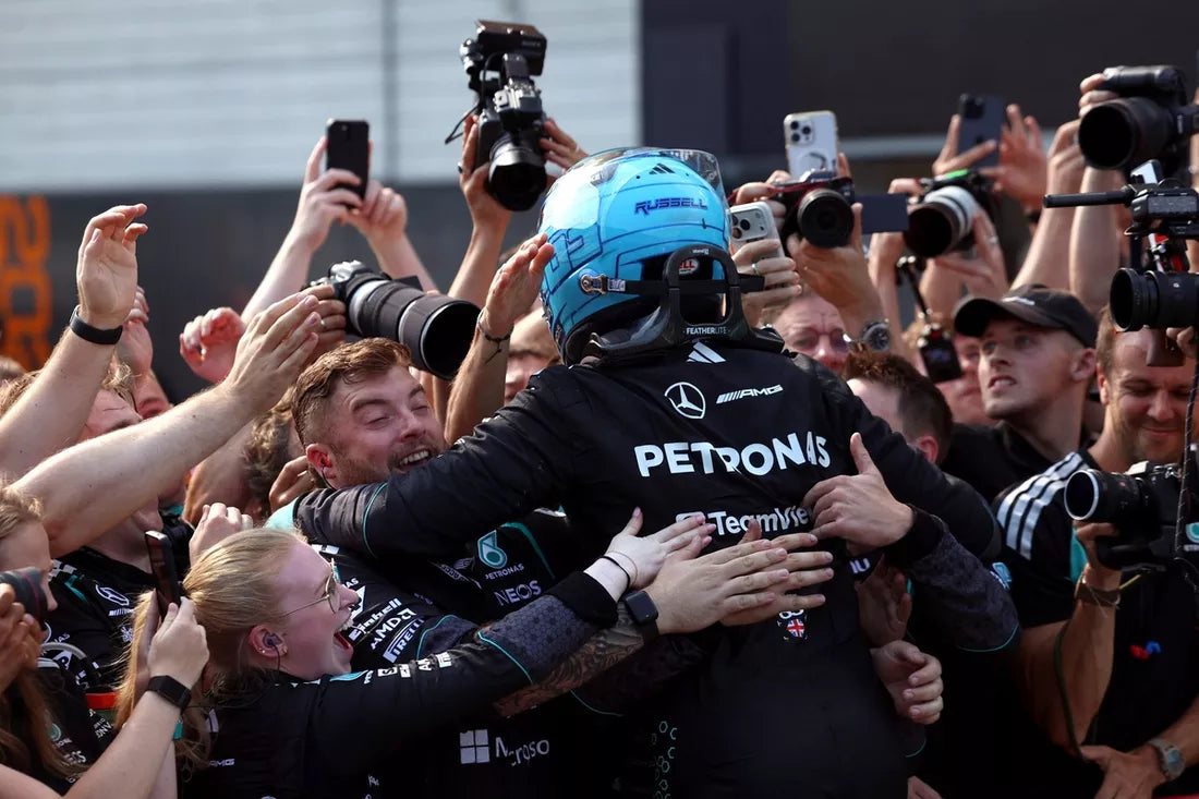 Russell signe la pole à Bakou, Antonelli éliminé en Q1