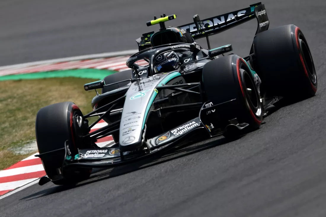 Mercedes défend l’égalité entre Antonelli et Russell