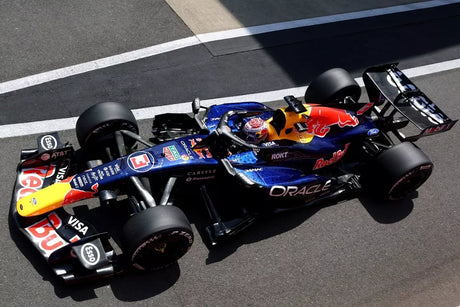Verstappen signe la pole, Hamilton et Ferrari en vue