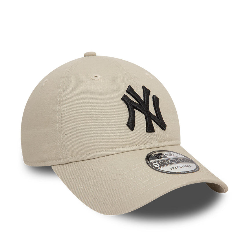 Casquette des Yankees de New York, logo noir, New Era, 9TWENTY, essentiel, beige